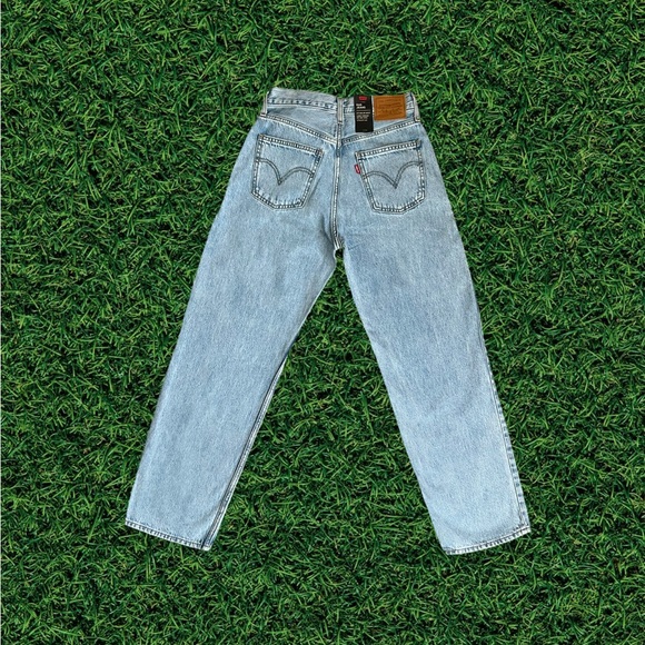 Levi's Women's Premium Dad Jeans High Rise Straight Leg - Picture 2 of 3